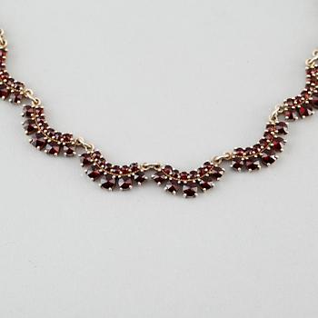 COLLIER, förgyllt silver och granater.