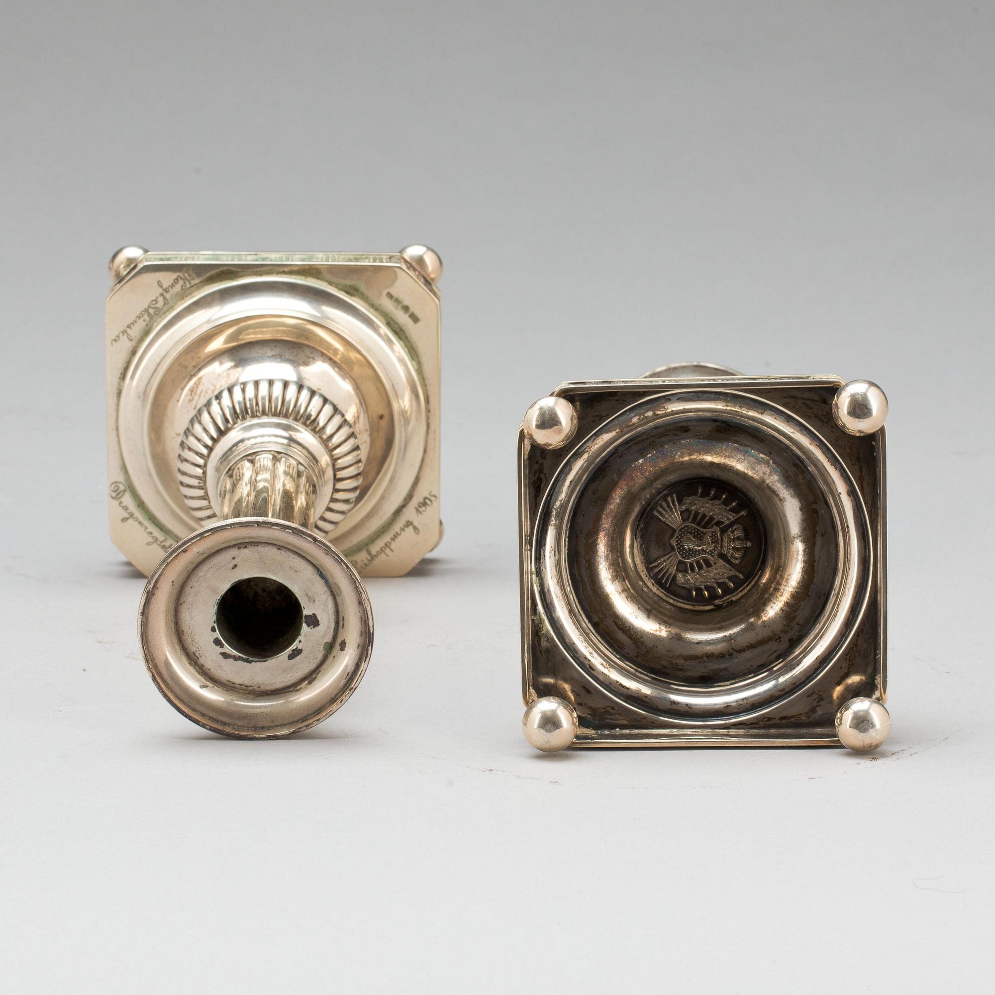 LJUSSTAKAR, ett par, silver. Bernt Erlandsson(1867-1917).  Kristianstad, 1905. Ca 420 gram.