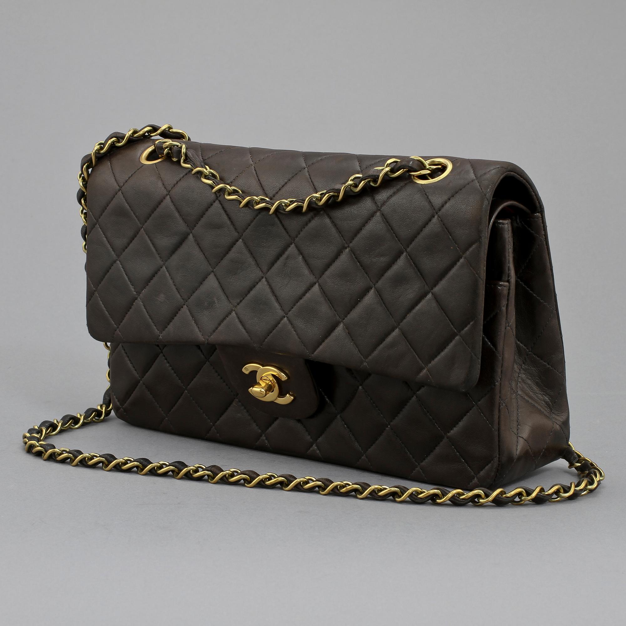 AXELREMSVÄSKA, "double flap", Chanel.