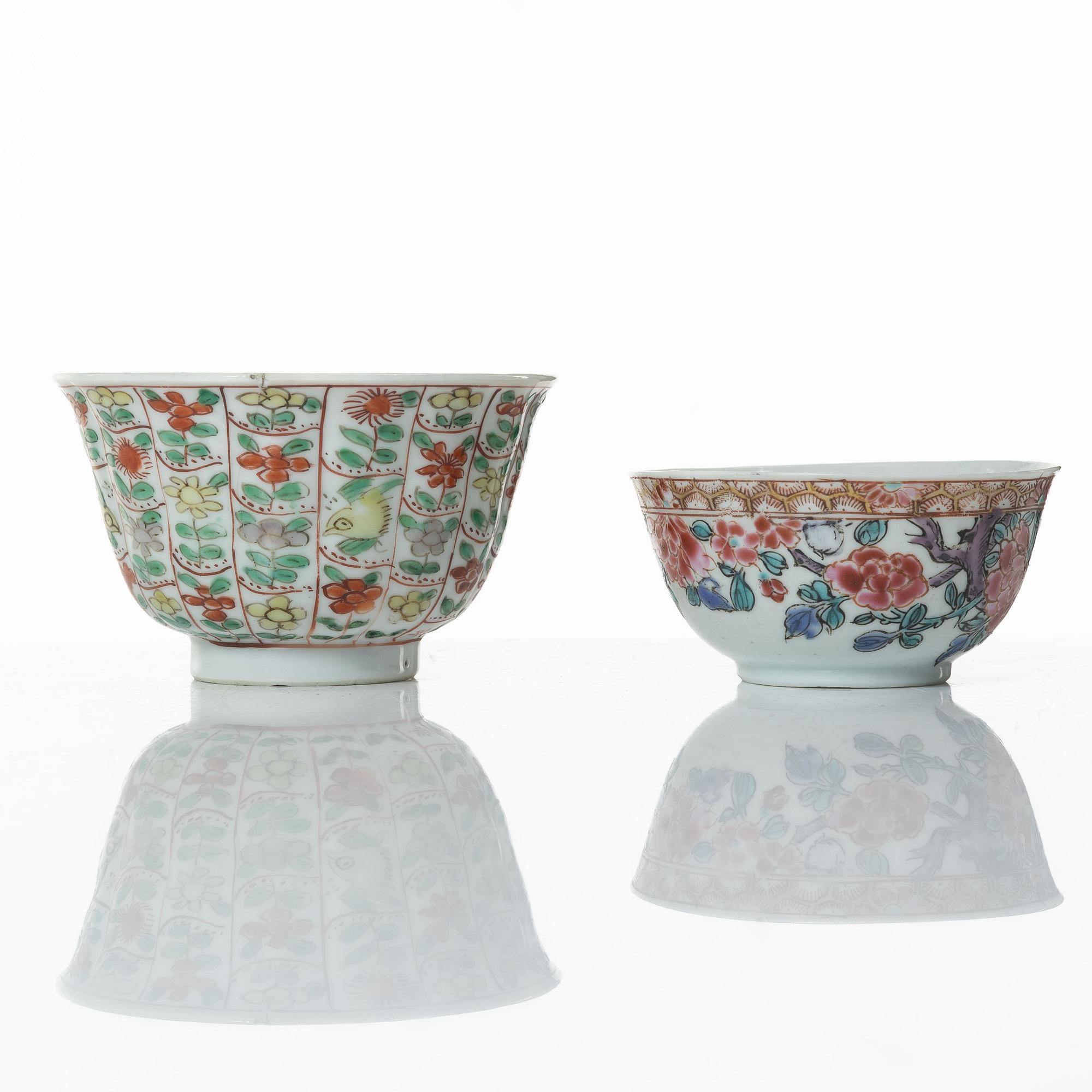 Two Chinese porcelain cups with saucers, Qing dynasty, 18th century.