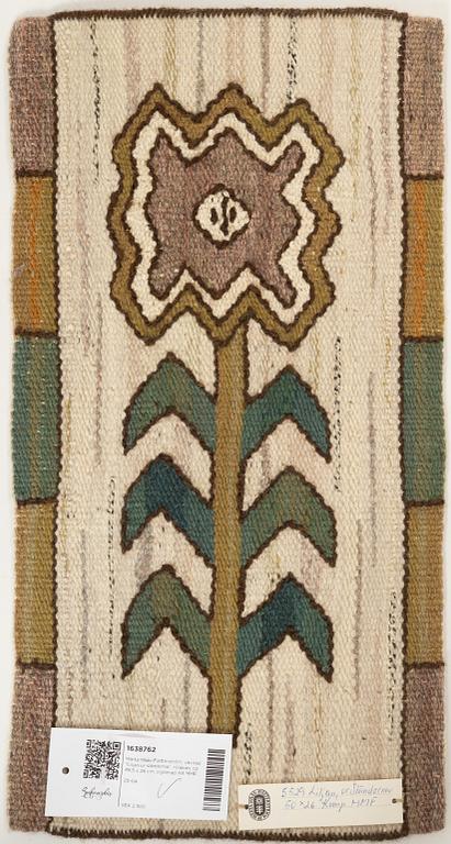 Märta Måås-Fjetterström, vävnad "Liljan ur sländorna", rölakan, ca 48,5 x 26 cm, signerad AB MMF.