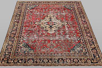 A carpet, Persian, Vintage Design, c. 309 x 216 cm.