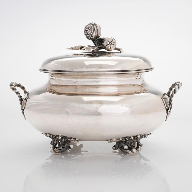 A lidded silver serving bowl, Möllenborg, Stockholm 1867.