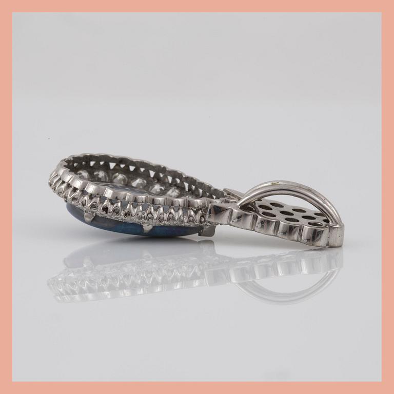 HÄNGE med opal ca 3ct samt åttkantsslipade diamanter totalt ca 1.00 ct.