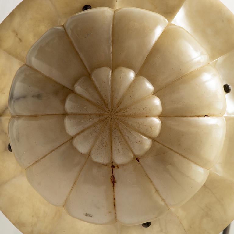 Takampel, alabaster, 1920-tal.