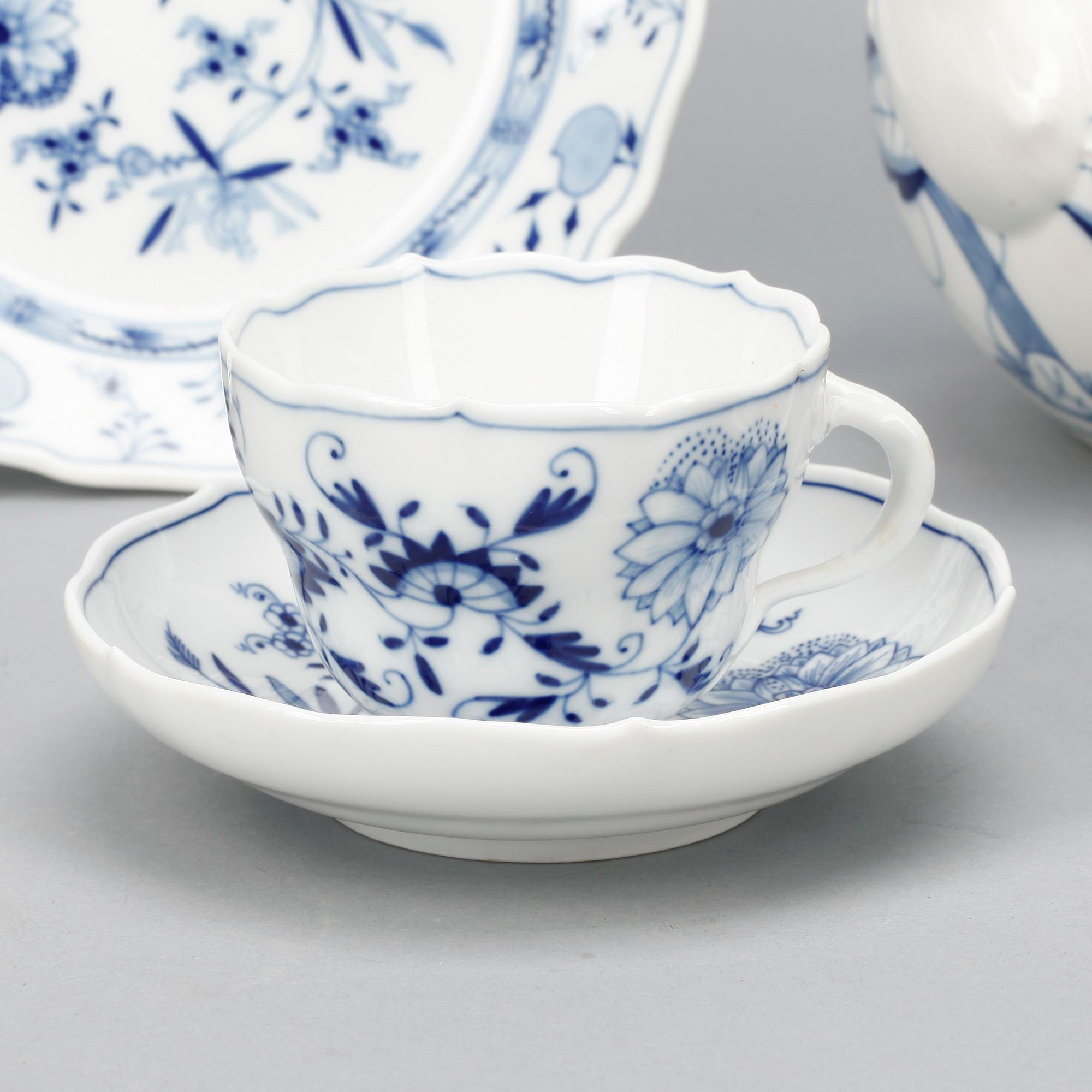 SERVISDELAR, porslin, ca 37 + 11 delar, Meissen, Tyskland 1900-tal.