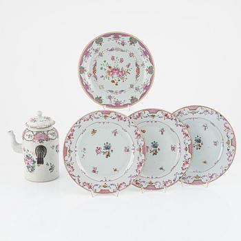 A Famille rose coffee pot and four plates, China, Qianlong (1736-95).