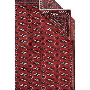 A carpet, Turkmen, ca 294 x 205 cm.