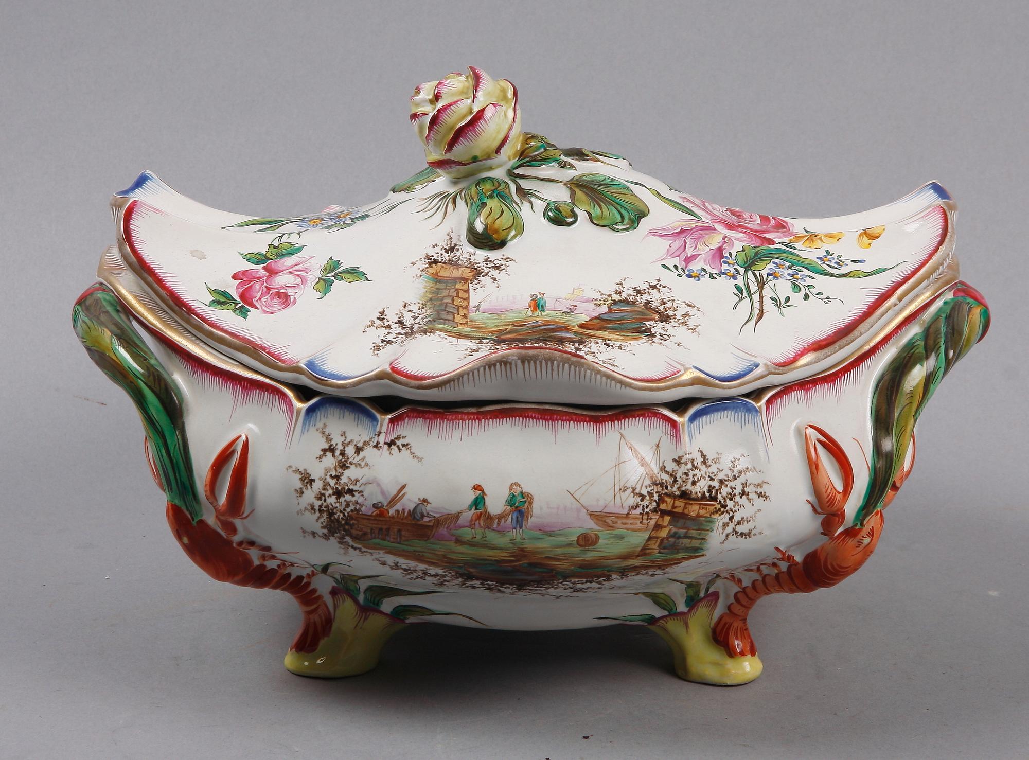 TERRIN, fajans, rokokostil. Troligen Frankrike, 1800-tal.