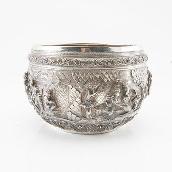 Skål, silver, 1900-talets första hälft. ostämplad märkt  Tillander (Helsingfors).