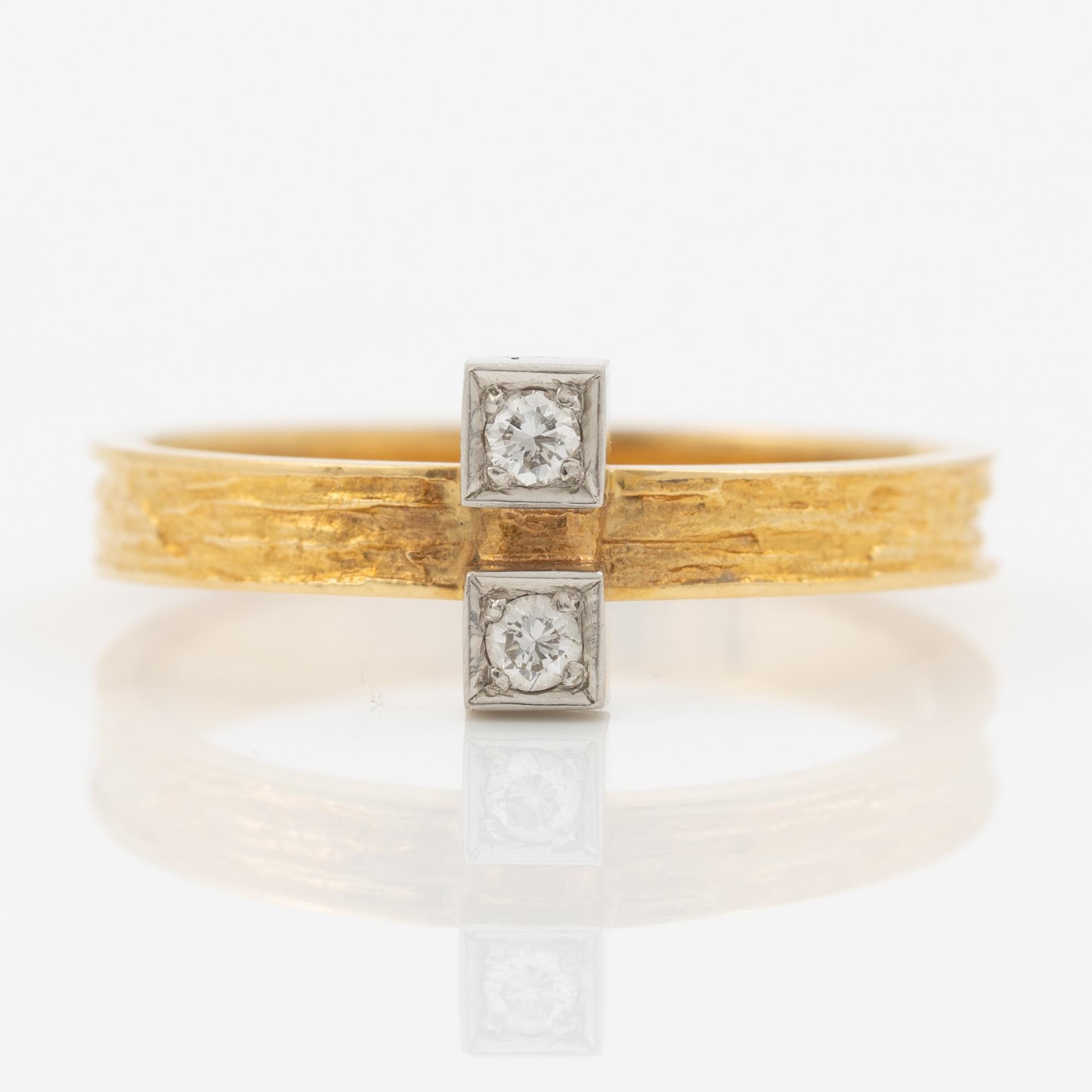 Björn Weckström, Ring, 18K gold set with round brilliant-cut diamonds, Finland 1975. By Lapponia.