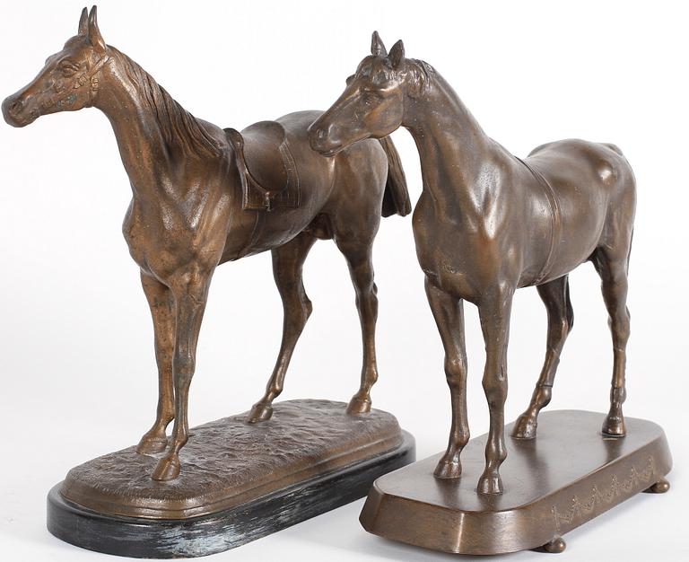 FIGURINER, 2 st, metall, 1900-talets första hälft.