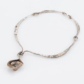 Theresia Hvorslev, silver necklace. Pendant with synthetic white spinel.