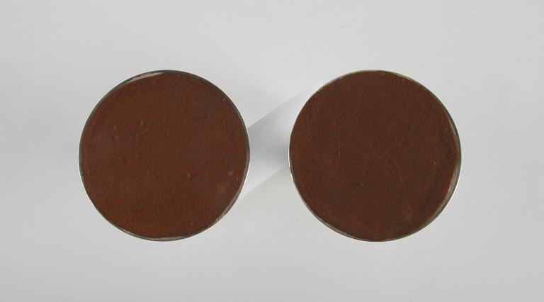 LJUSSTAKAR, ett par, silver, 1938.