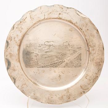 Fat, silver, graverad dekor över Svenska Kullagerfabriken, CG Hallberg, Stockholm, 1928.