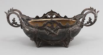 JARDINIERE, vitmetall, tidigt 1900-tal.