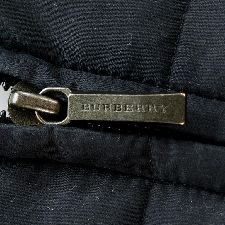 BURBERRY Quilted Coat in size 42.