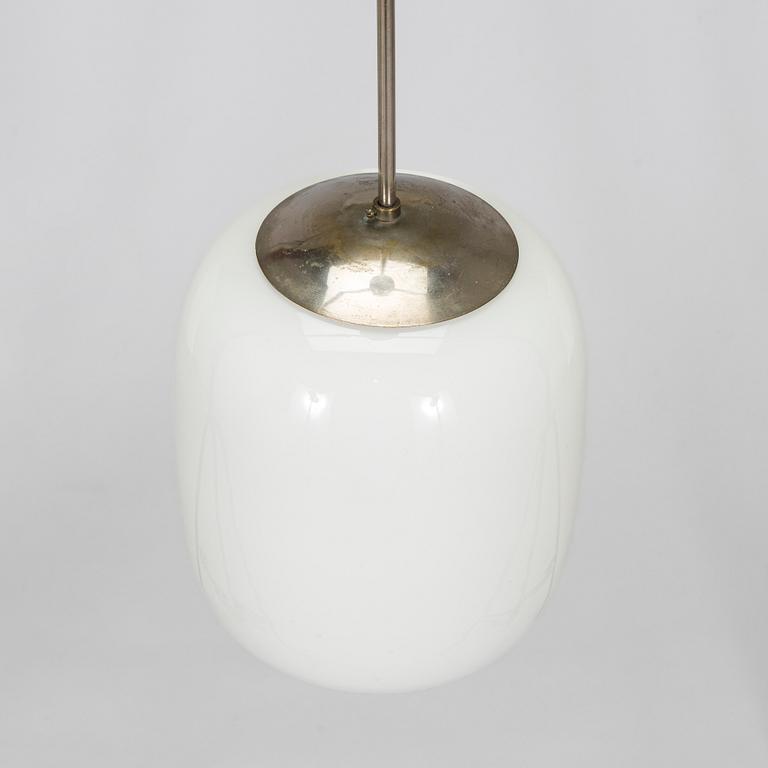 Paavo Tynell, a mid-20th century '1602/1685' pendant light for Idman.