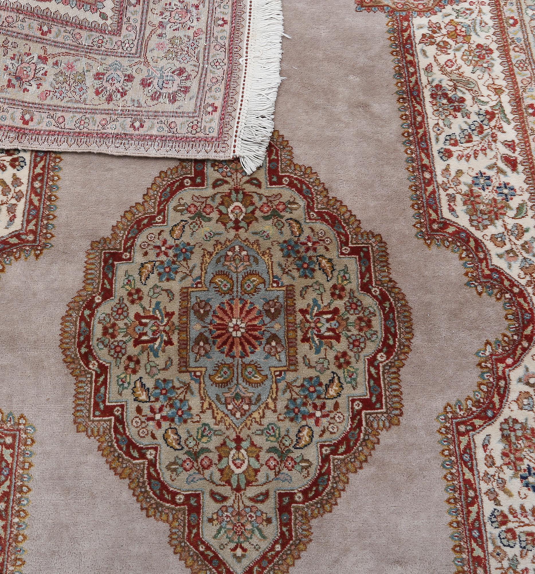 MATTA, orientalisk, ca 275 x 187 cm.