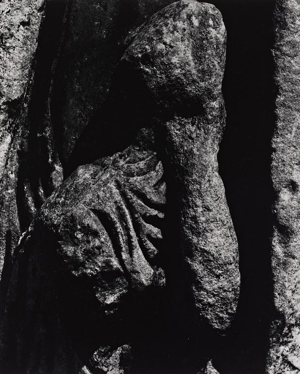 Aaron Siskind, "Rome: Arch of Constantine 4", 1967.