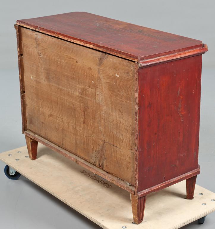 BYRÅ, sengustaviansk, omkring år 1800.