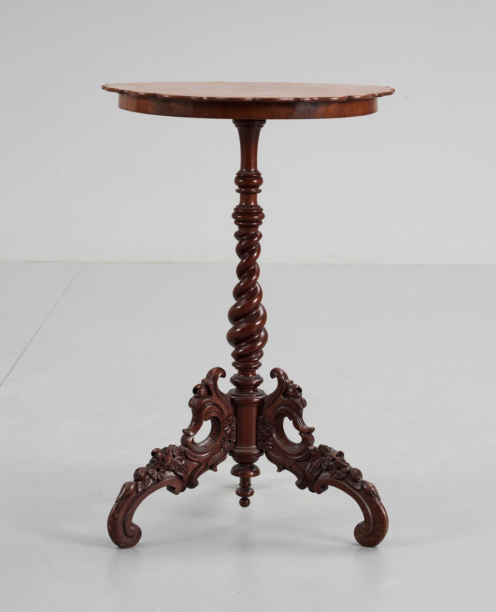 LAMPBORD, nyrokoko, 1800-talets senare hälft.