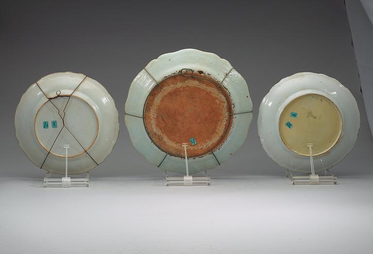 A set of three famille rose dishes, Qing dynasty, Qianlong (1736-95).