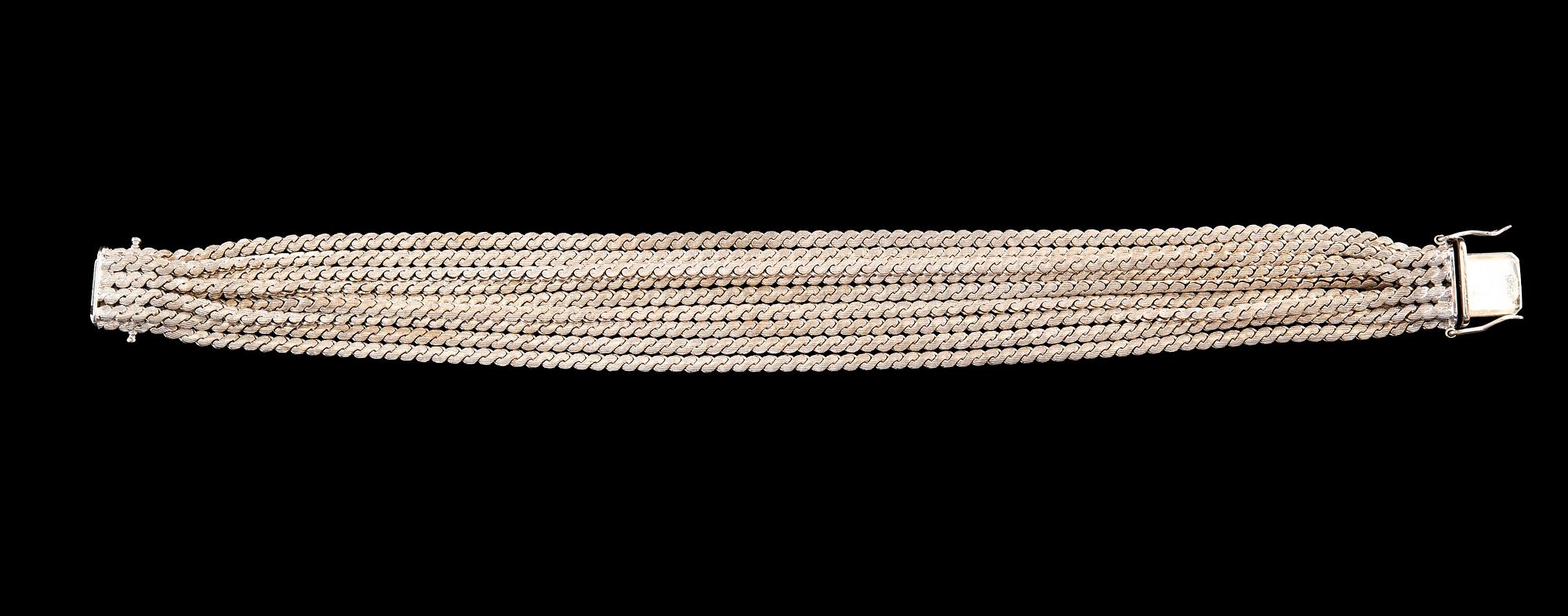 RANNERENGAS, 9-säikeinen. 18K valkokultaa. Keskieurooppa 1960 l. Pituus 19 cm, paino 50 g.