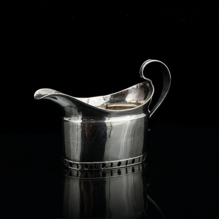 GRÄDDKANNA, silver, Nils Petter Sunding, Sundsvall, 1816, sannolikt i faderns verkstad. Vikt ca 93g.