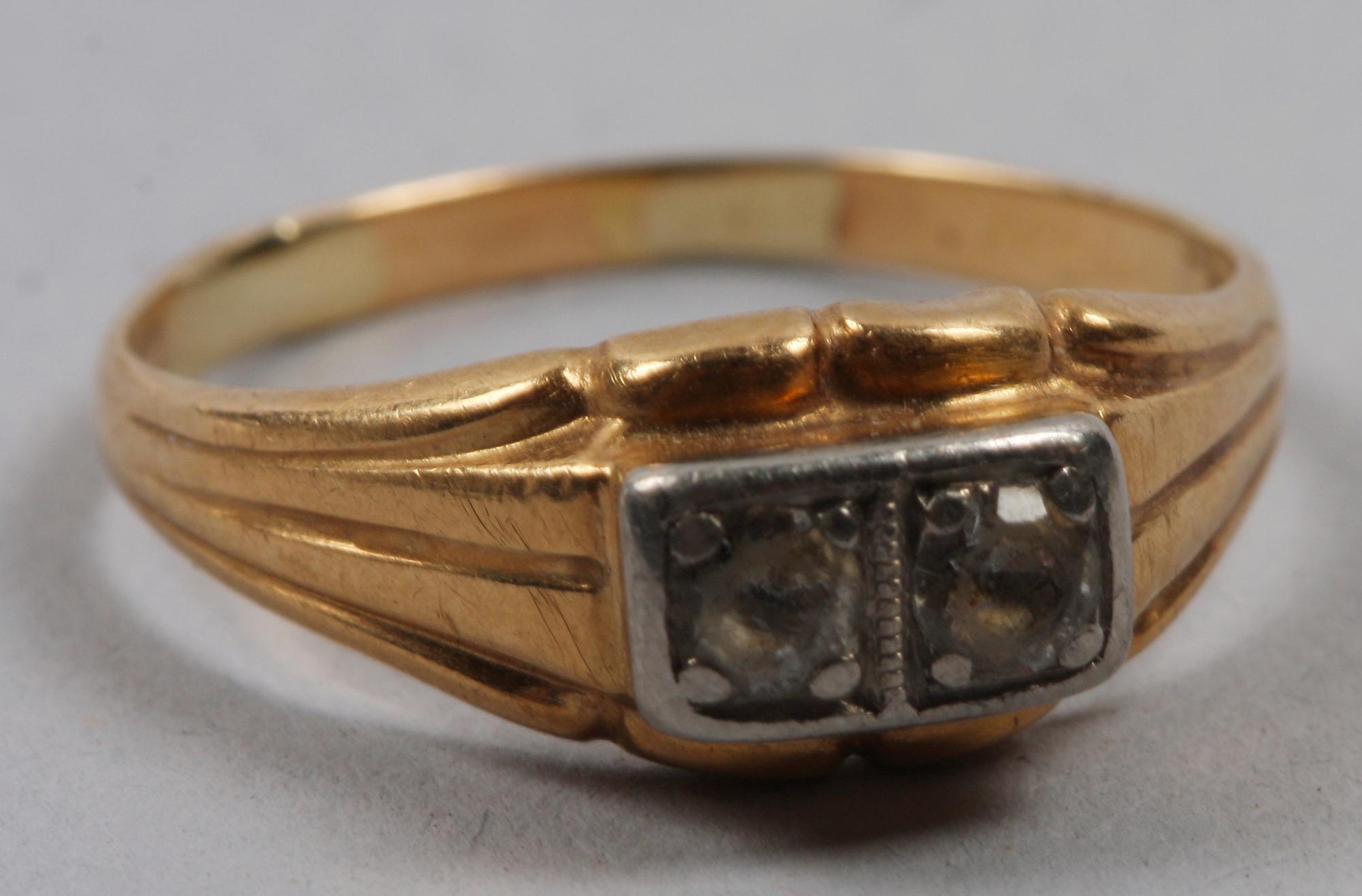 RINGAR, 3 st, guld. Briljanter resp strass.