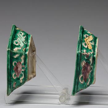 CABARETFAT, ett par, biskviporslin. Qingdynastin, Kangxi (1662-1722).