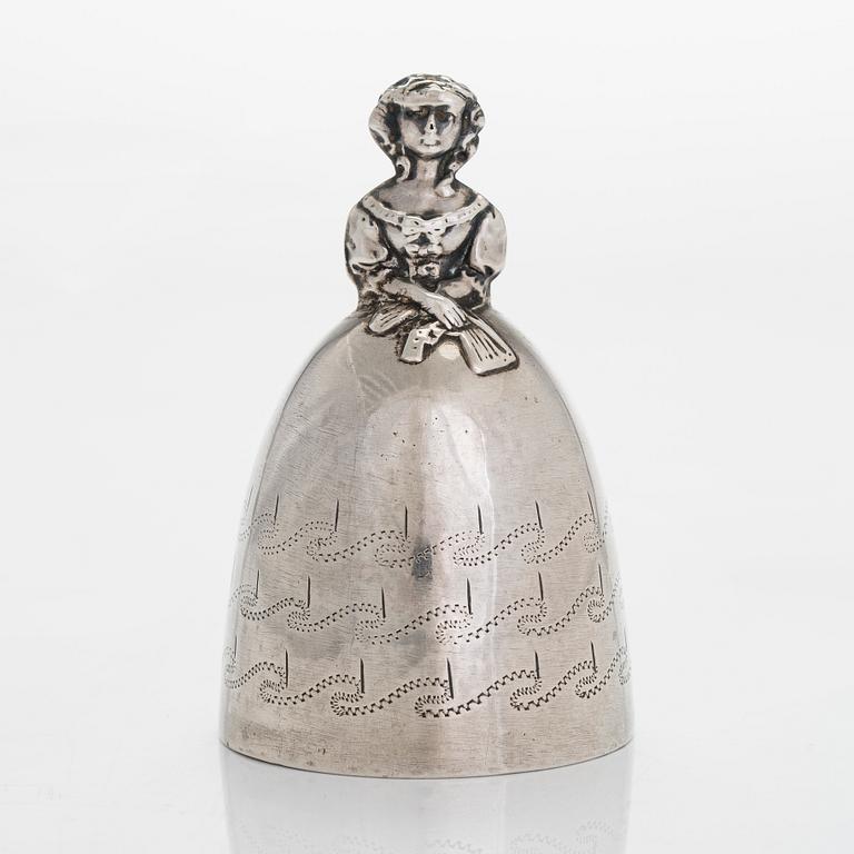 Bordspingla, sterlingsilver, London 1924.