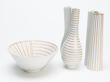 A set of two Wilhelm Kåge vases and a bowl, 'Guldsurrea', Gustavsberg 1950's.