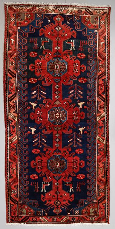 MATTA, Hamadan, ca 320 x 155 cm.