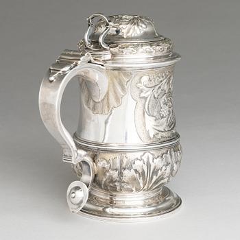 JOHN EDWARDS II, DRYCKESKANNA, sterling silver, London 1755.