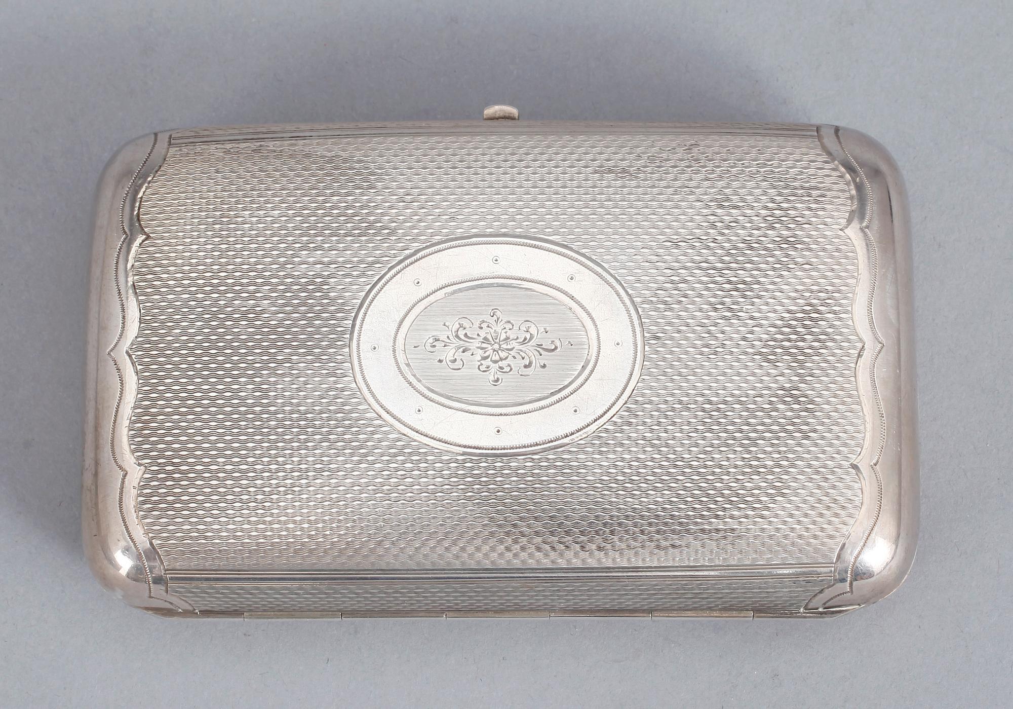 CIGARETTETUI, silver, Moisei Ivanov , St. Petersburg, 1873. Vikt ca 177 gram.