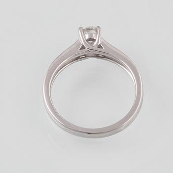 RING, 18K vitguld med briljantslipad diamant ca 0.42 ct. Vikt 3,5 gram.