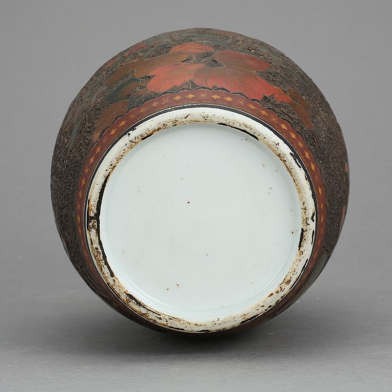 VAS, porslin och cloisonné, Japan, omkring 1900.