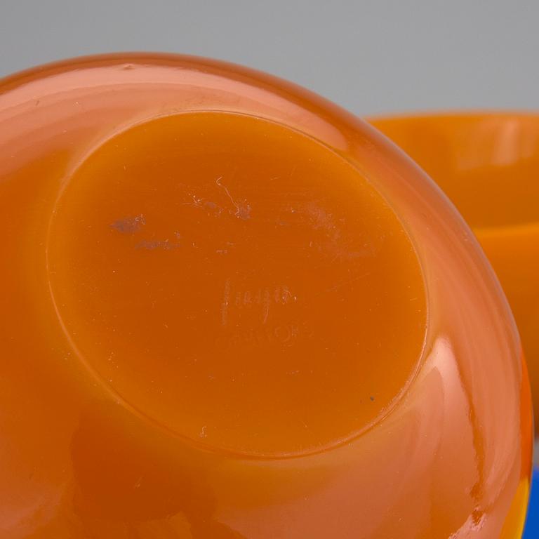 SVEN PALMQVIST, skålar, 6 st samt 2 fat, glas, "Fuga Colora", Orrefors.