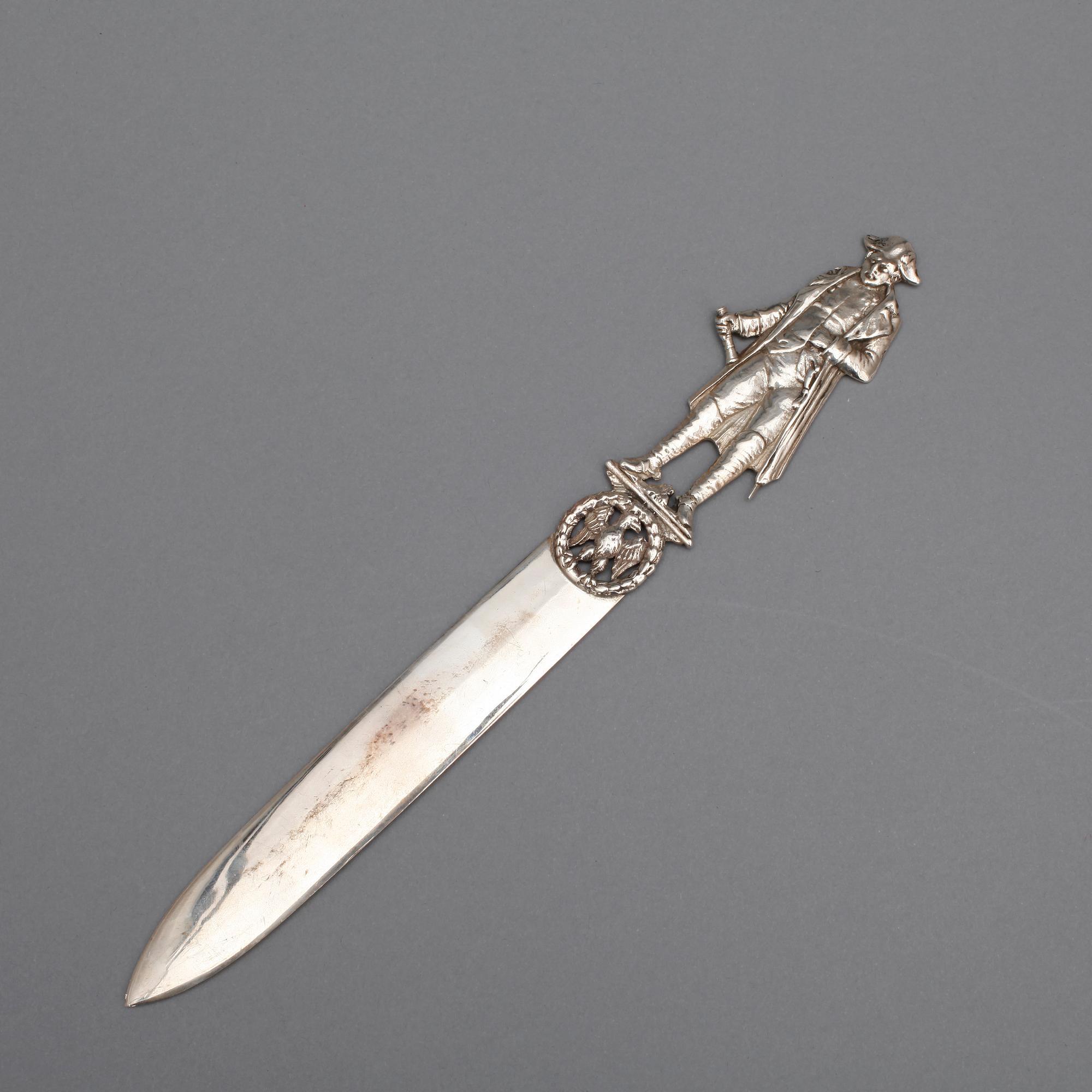 BREVKNIV, silver, Frankrike, omkring 1900. Vikt ca 128 gram.