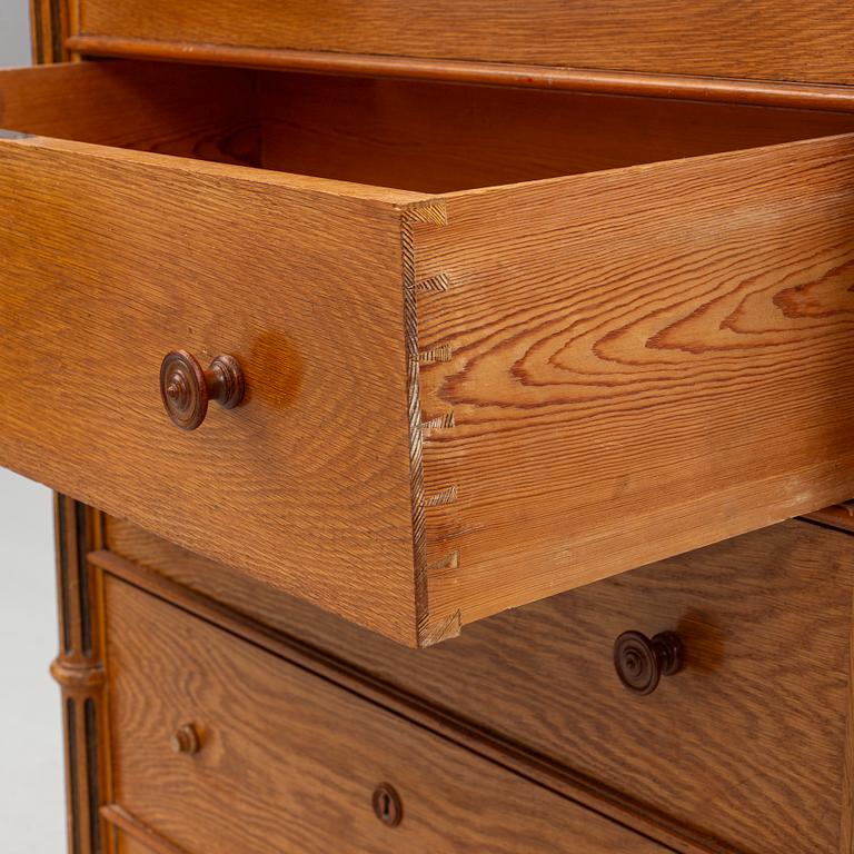 A chest of drawers, late 20th Century.