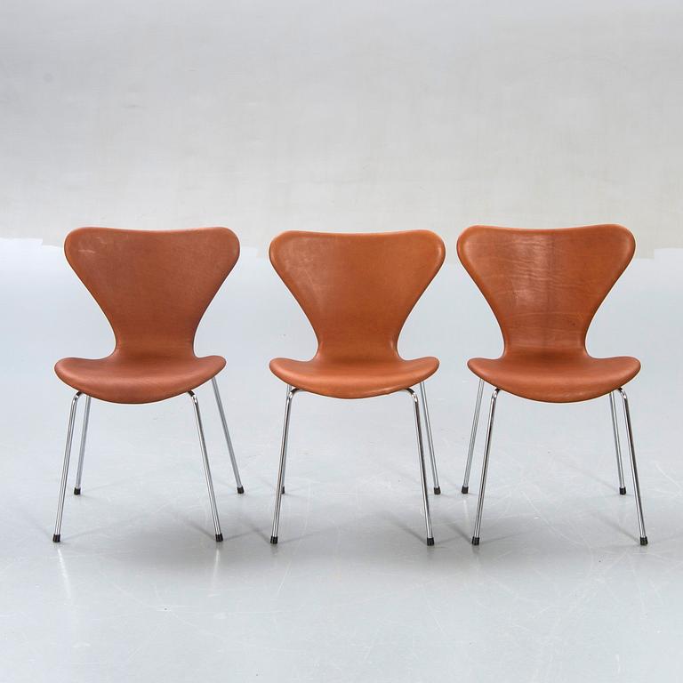 Arne Jacobsen chairs, 6 pcs, "Sjuan", Fritz Hansen, Denmark later part of the 20th century.