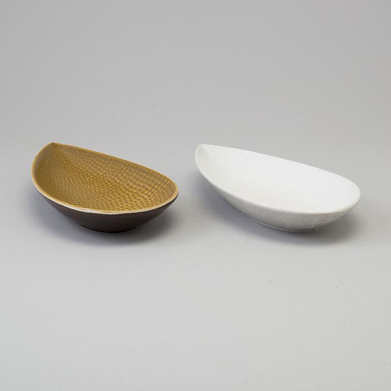 STIG LINDBERG, vas och skålar, tre delar, stengods, "Reptil", Gustavsberg.