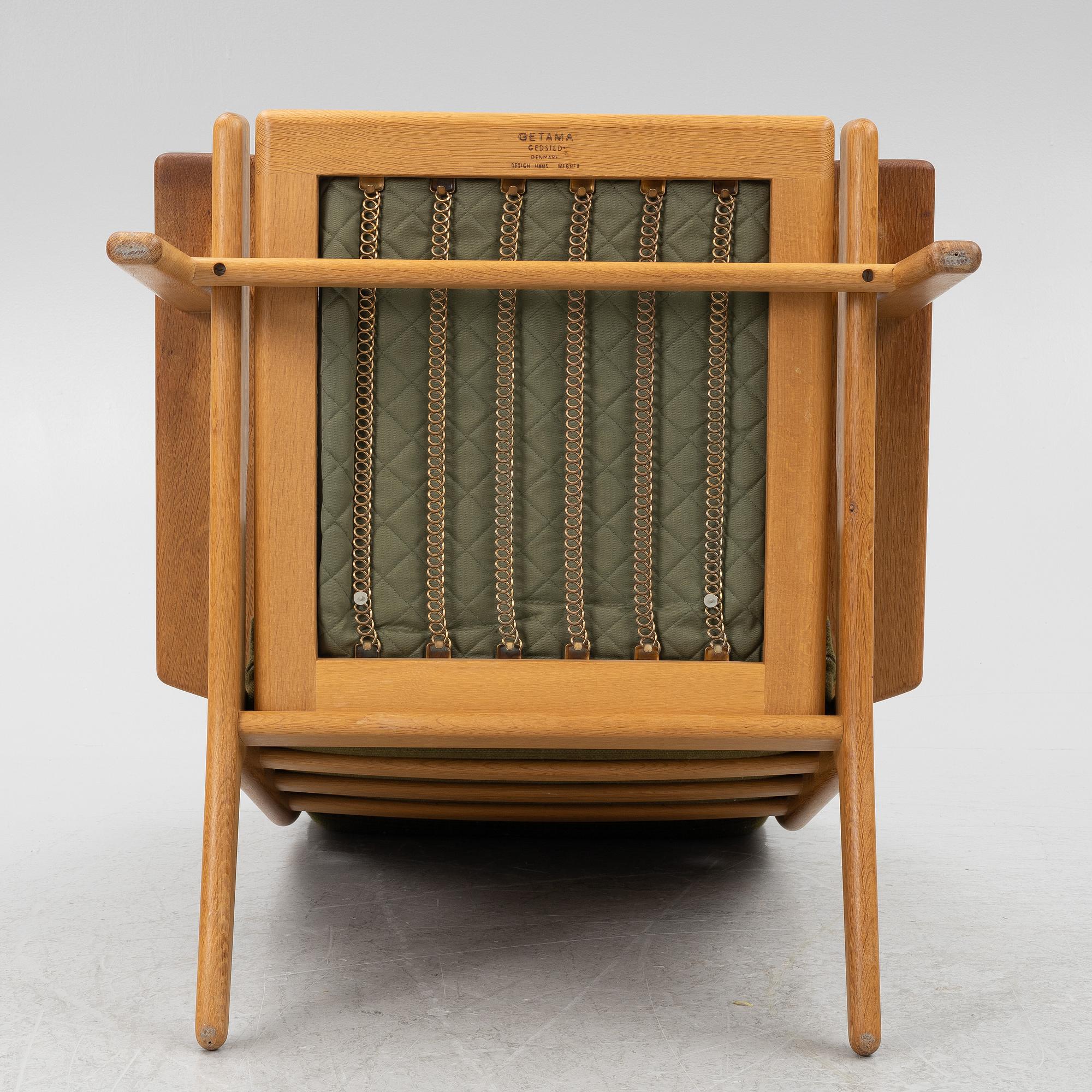 Hans J. Wegner, fåtölj med fotpall, "GE-290" Getama Gedsted, Danmark.