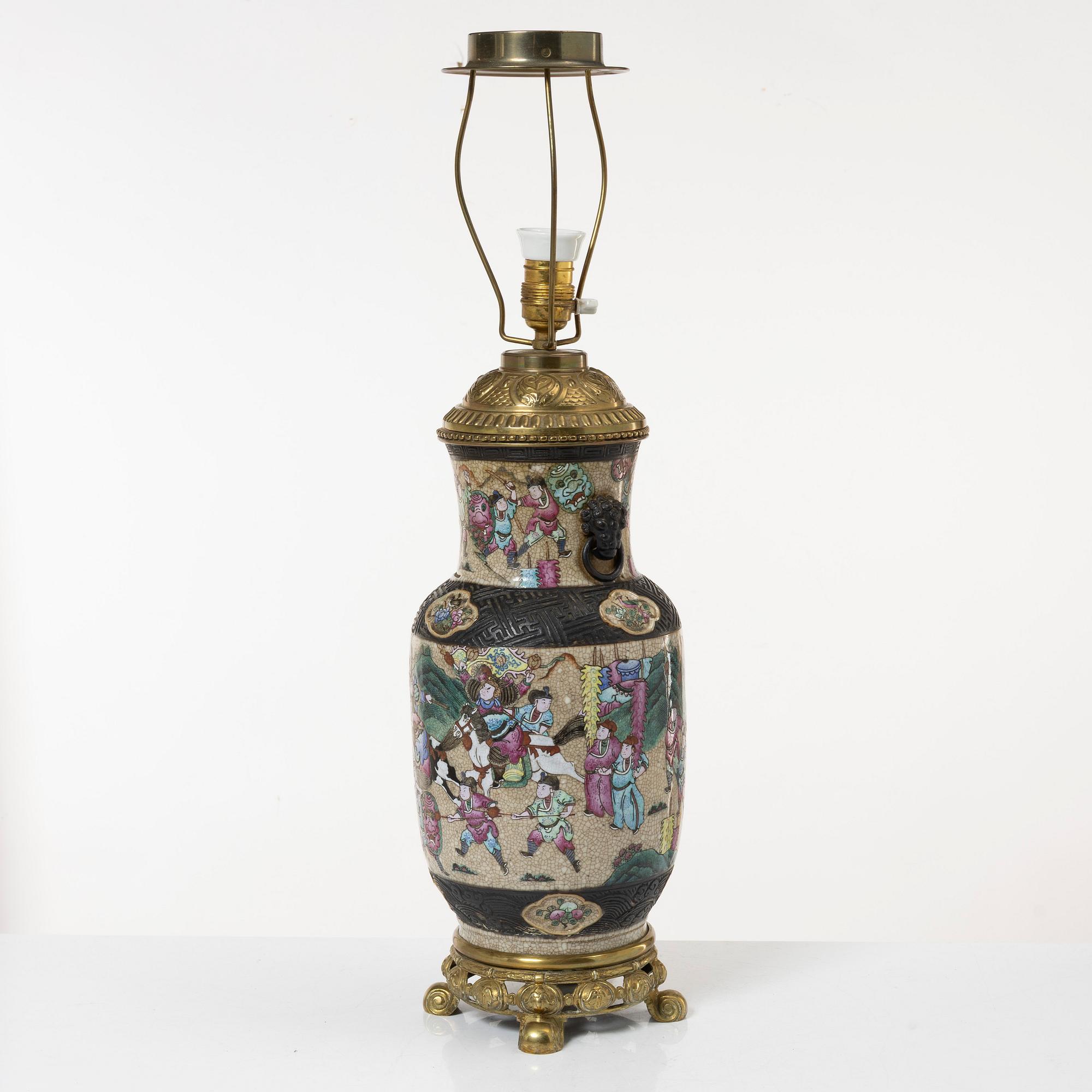 Table lamp, China, first half of the 20th century.