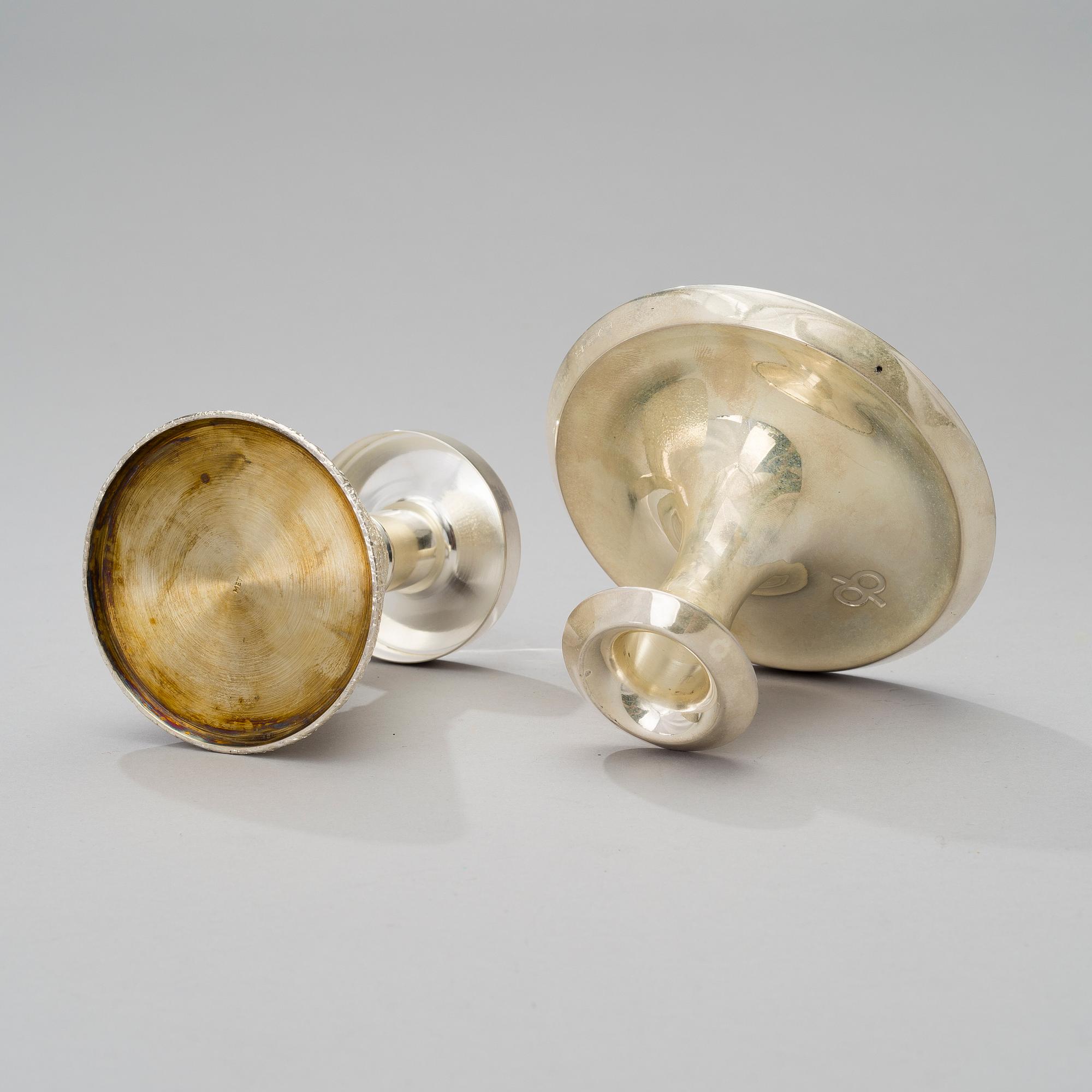 KYNTTILÄNJALKOJA, 2 kpl, hopeaa 830. Auran Kultaseppä, Turku 1970-luku.