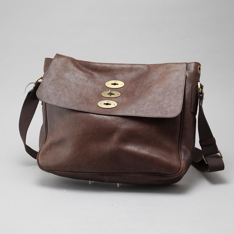 A dark brown Mulberry "Brynmore" bag.