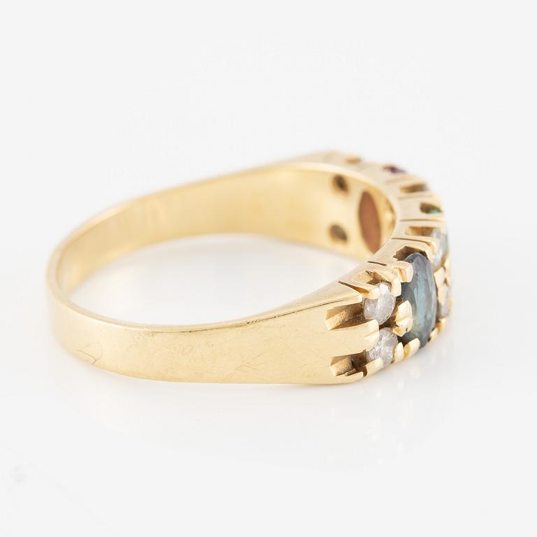 Ring 18K guld med rubin, safir och smaragd och briljantslipade diamanter.