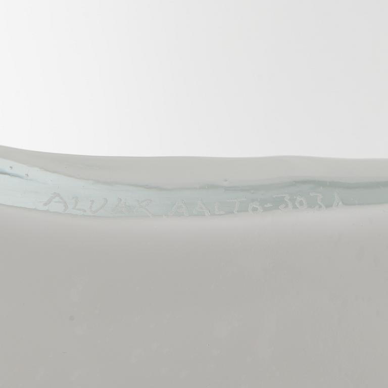 Alvar Aalto, a 3031 glass vase, signed Alvar Aalto - 3031.