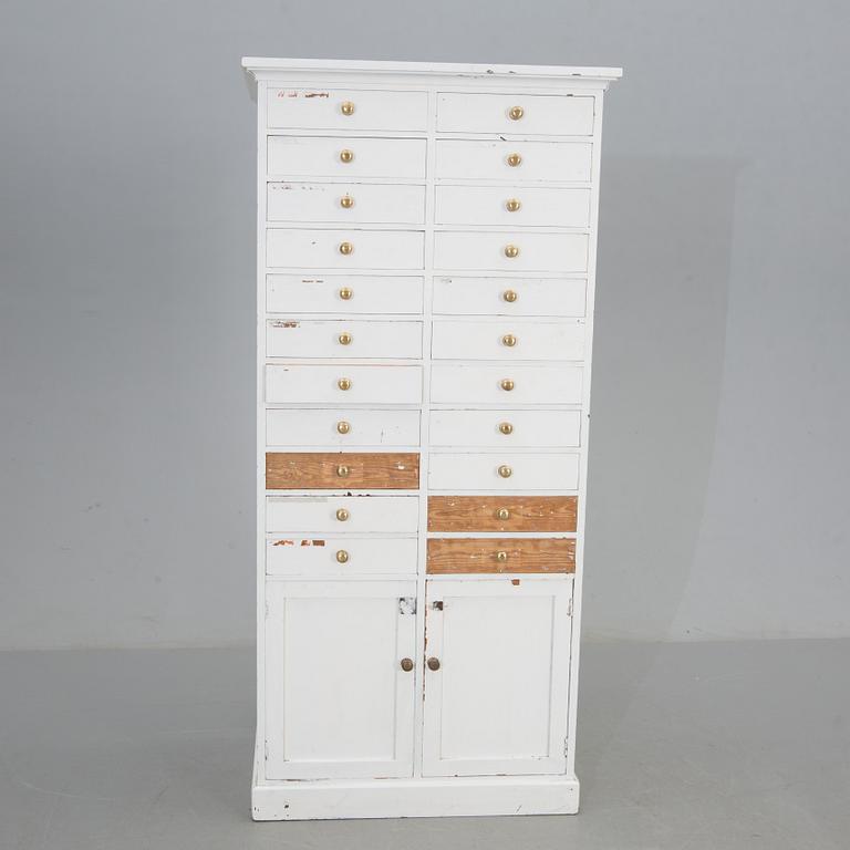 FÖRVARINGSSKÅP, tidigt 1900-tal.